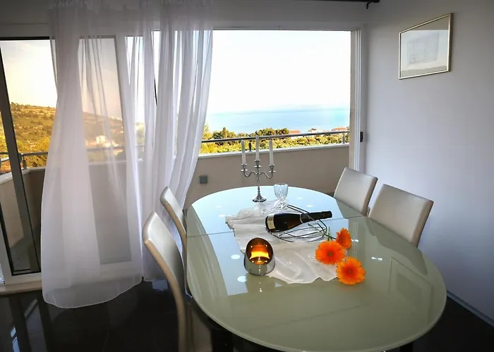 Di Willa Trogir