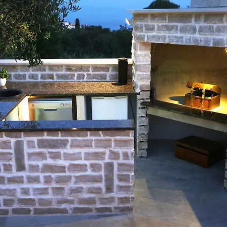 Di Villa Trogir
